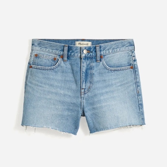 Madewell Pants - NWT Madewell Relaxed Denim Shorts Size 28 High Waisted Raw Edge Hem Light Wash
